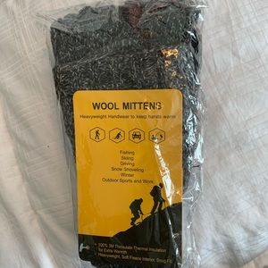 Wool mittens